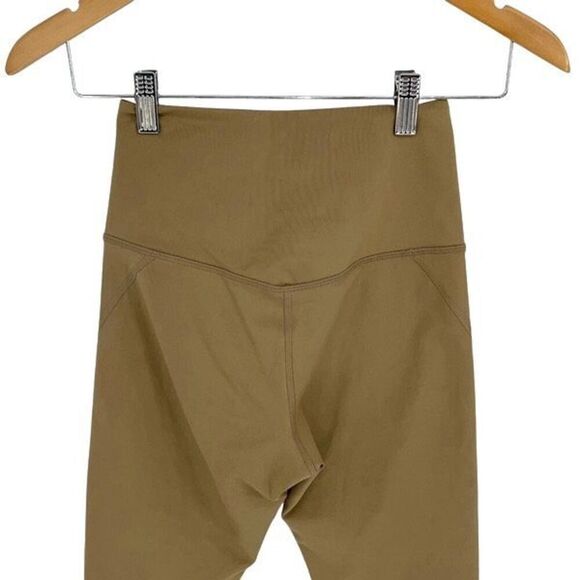 Girlfriend Collective Womens Wide Elastic Waistband Capri Leggings Tan Size XS - Picture 4 of 8